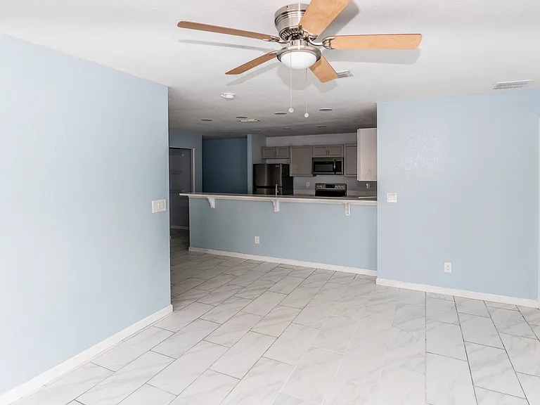 133 W Park Ave #A — Photo 3