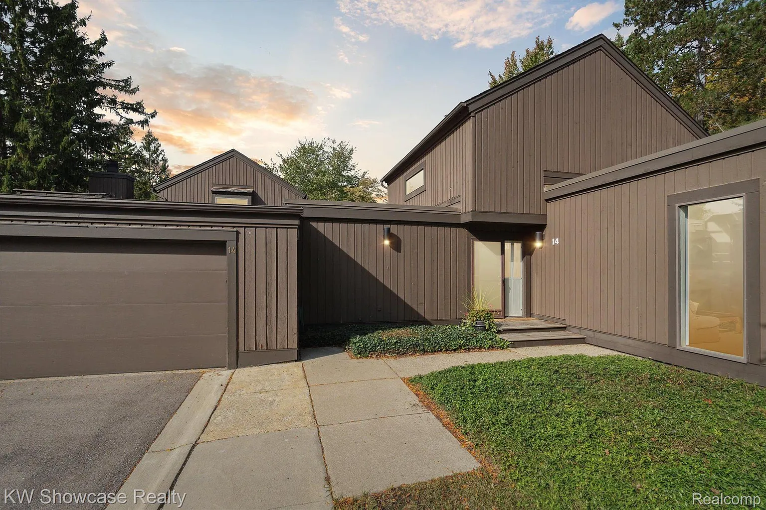 14 Westbury Ct photo 1