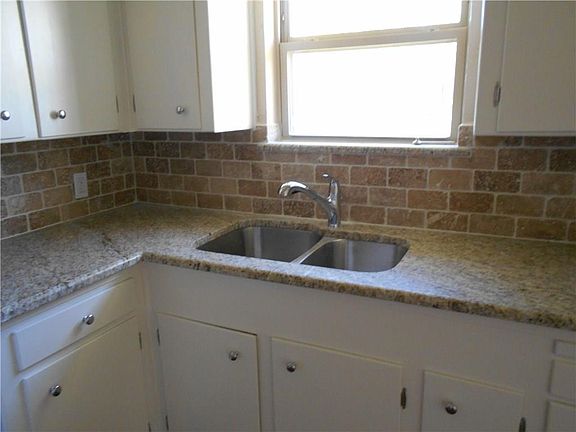 3rd image of 4021 Field St
