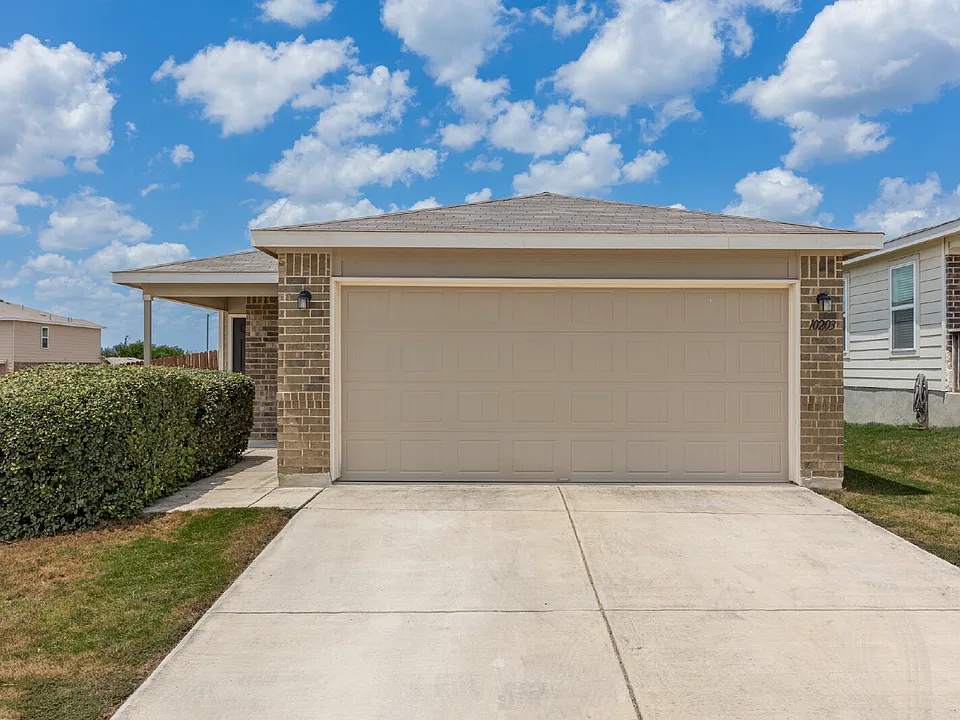 10203 Reyes Hts