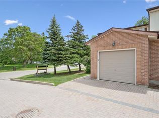 25 Valleyview Rd #1, Kitchener, ON N2E1L5