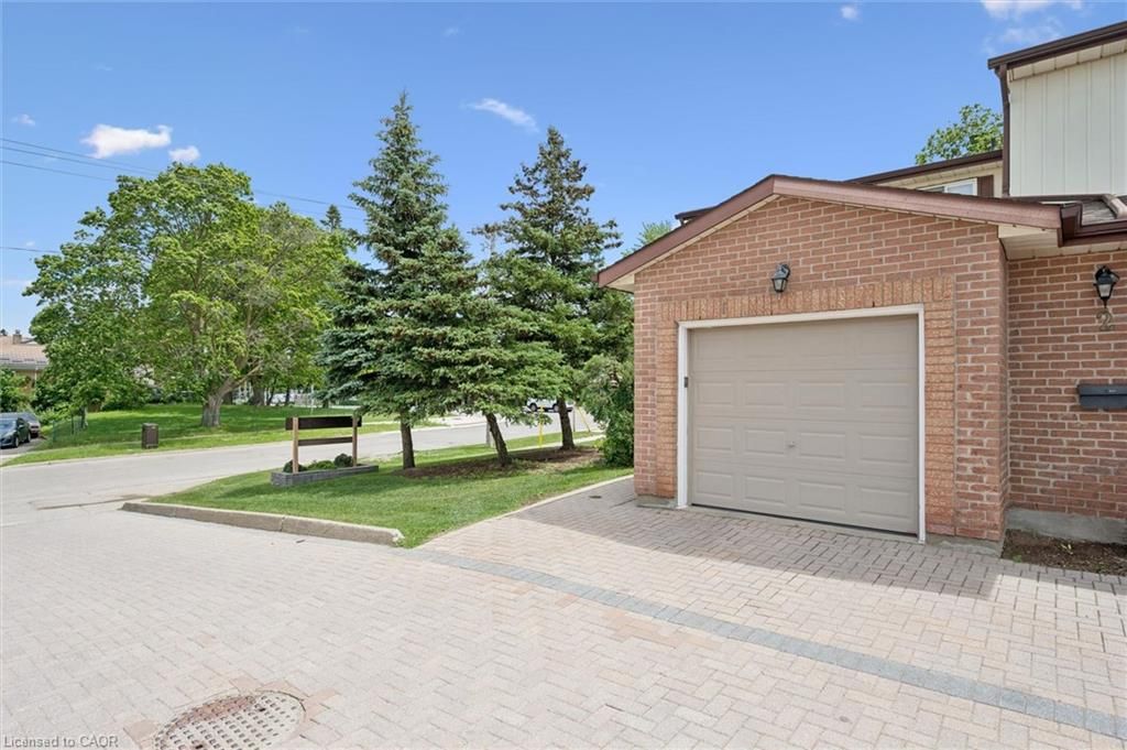 25 Valleyview Rd #1, Kitchener, ON - View 4