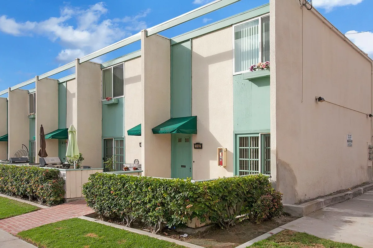 Wonderful Remodeled 2-Story 2BD/1.5BA Townhome in North PB! Parking & Laundry! $3,995/mo — Photo 1
