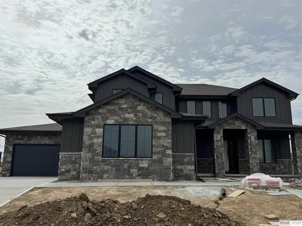 12365 Slayton St, Omaha, NE 68046