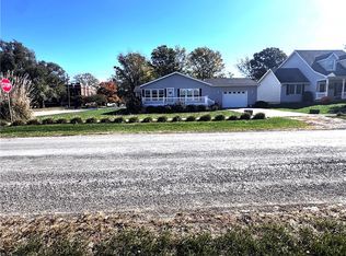 225 E North St, Assumption, IL 62510