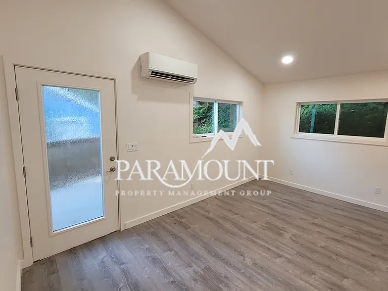 2895 Beach Dr E — Photo 8
