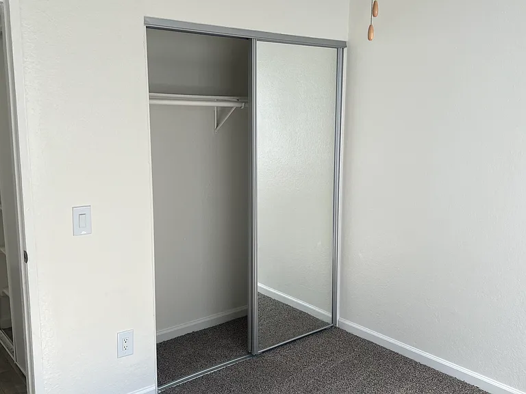 Villa De La Rosa Apartments — Photo 12