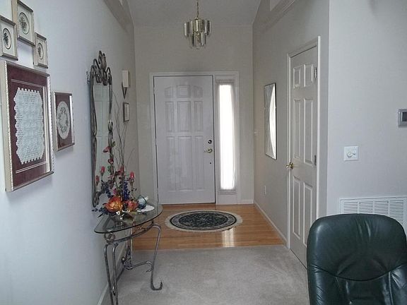 3rd image of 152 Lakeside Dr