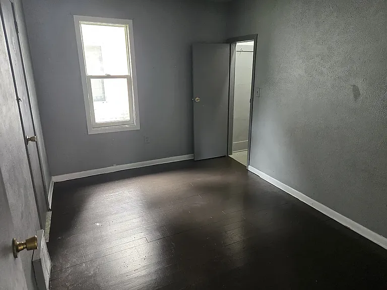 1512 E Bowman St — Photo 5