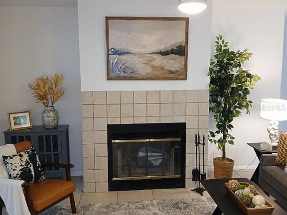 3rd image of 156 Devon Ct