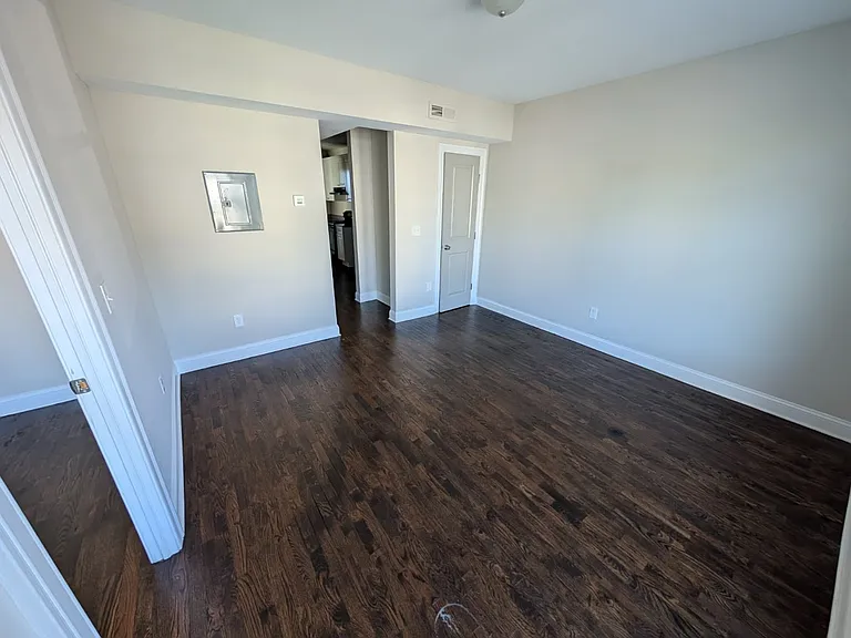 199-207 Howe Ave #203B — Photo 4