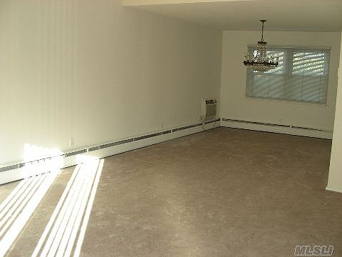 3rd image of 11 Jackie Dr