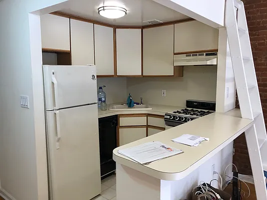 Rented by One New York Realty Inc | media 26