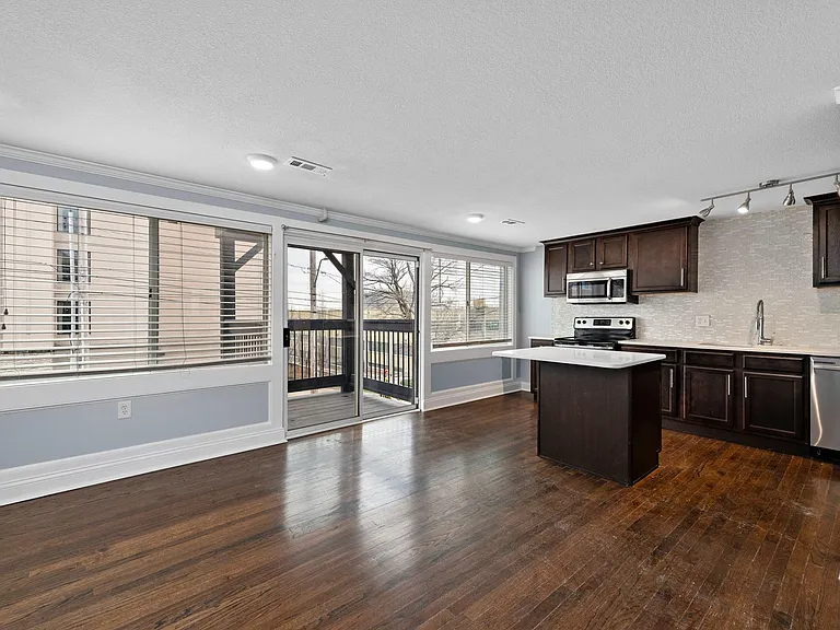4544 Summit St — Photo 35