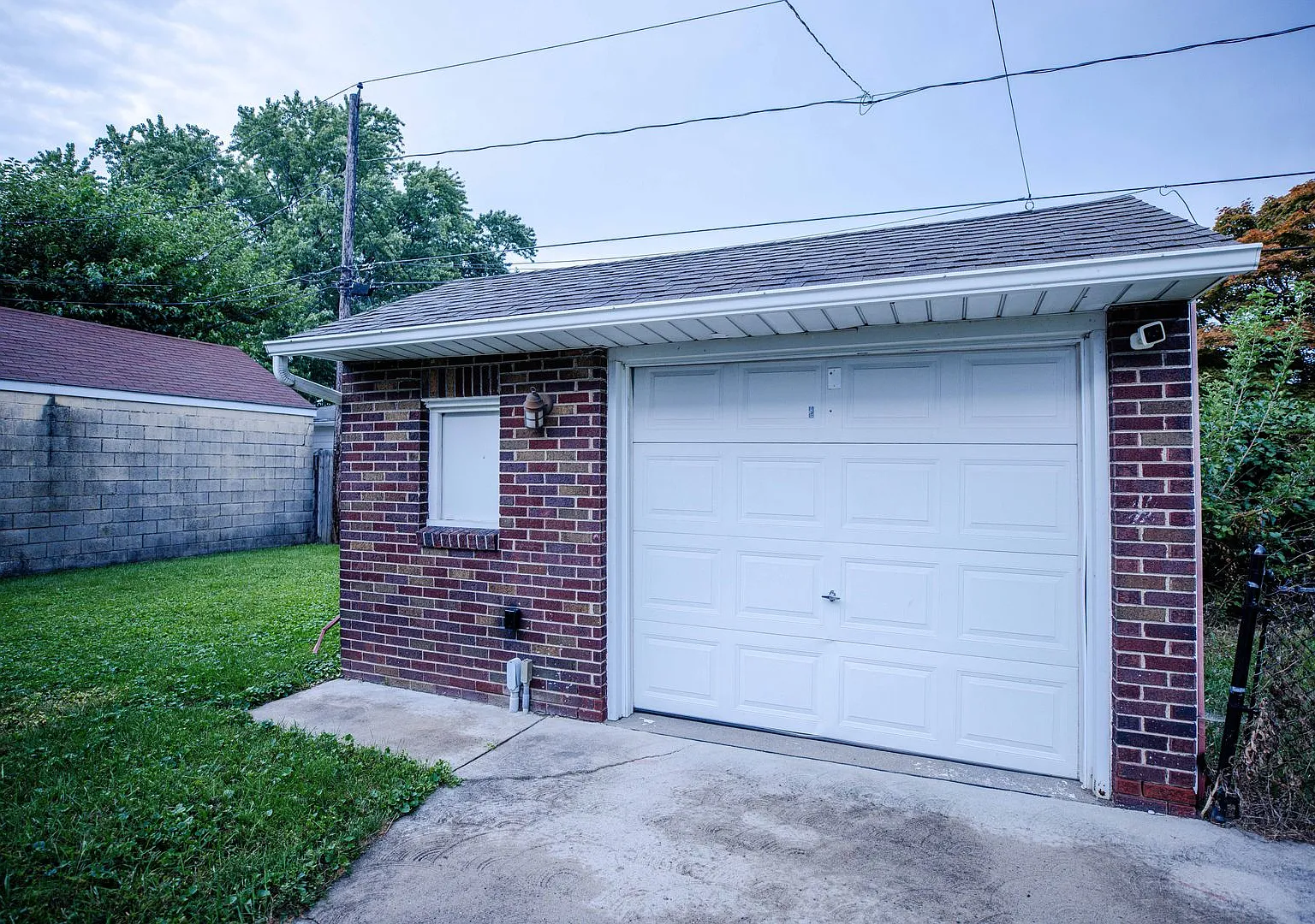 Beautiful three bedroom two bathroom house ready for move in! — Photo 3