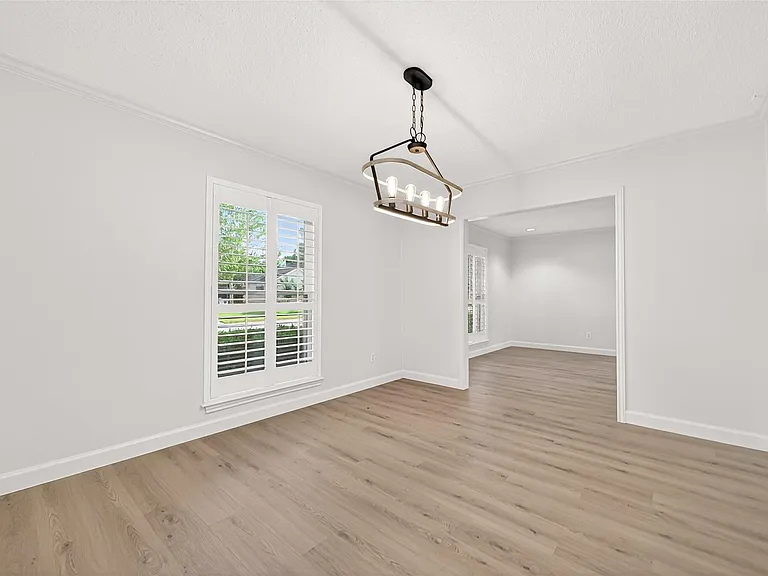 10602 Longmont Dr — Photo 10
