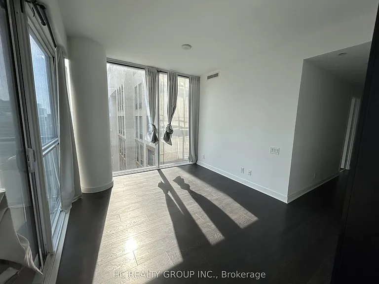 15 Grenville St #2303 — Photo 4