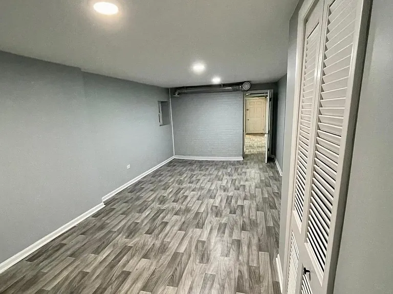 6325 N Artesian Ave #G — Photo 2