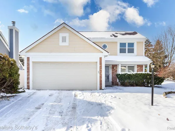 461 Farmridge Ct, Rochester Hills, MI 48307