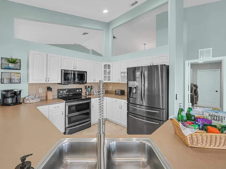 5464 NW Milner Dr — Photo 13