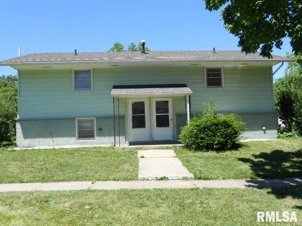 209 E Ann St #A & B, Roanoke, IL 61561