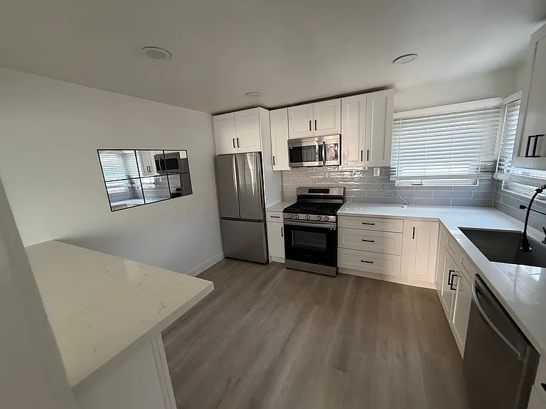 2519 Columbia Street — Photo 34
