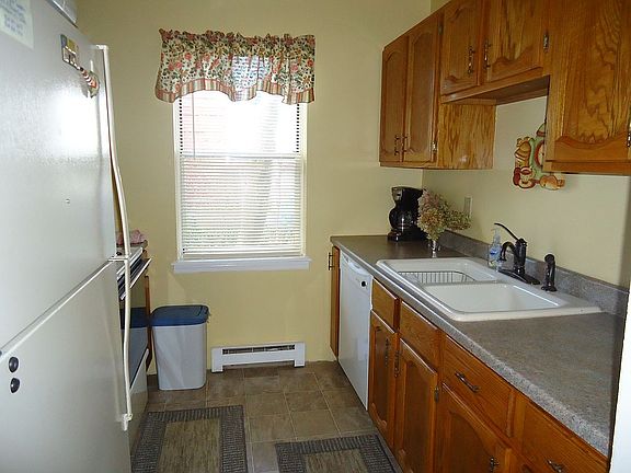 5th image of 66 Whitefield Ave APT 105