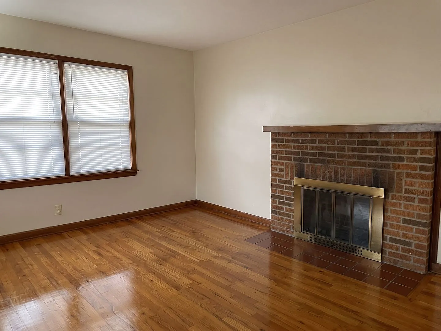 Very nice 3 bedroom house available for rent near Mercy Hospital — Photo 3