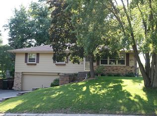 11110 Goodrich Cir, Bloomington, MN 55437