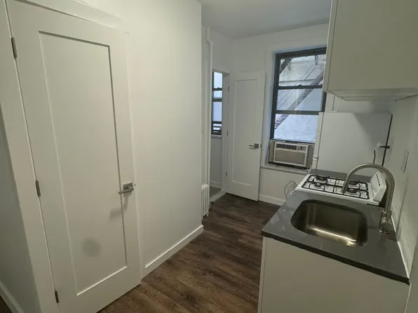 189 Norman Avenue image 1 of 4