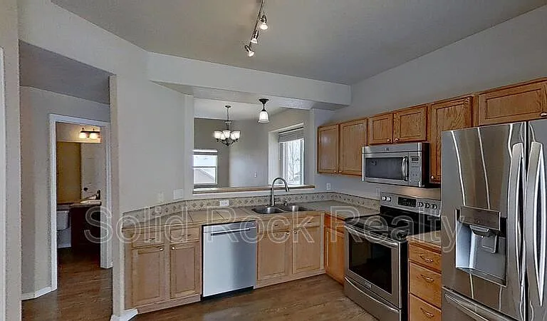 4642 Crow Creek Dr — Photo 4
