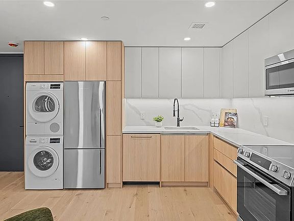 4th image of 107 Schaefer St #1A