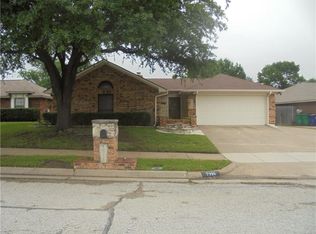 7916 Hunters Glen Dr, Watauga, TX 76148