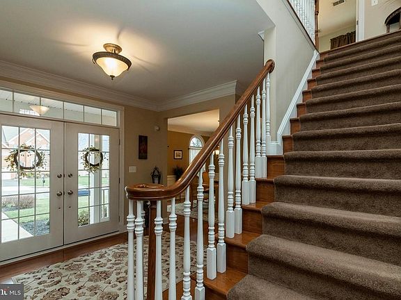 3rd image of 5758 Waterloo Bridge Cir