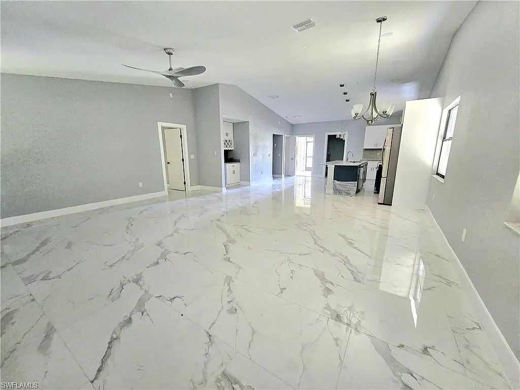 2 bed, 2.0 bath, 1235 sqft, $1,950 — Photo 2