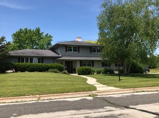 933 Jessie Ln, Random Lake, WI 53075