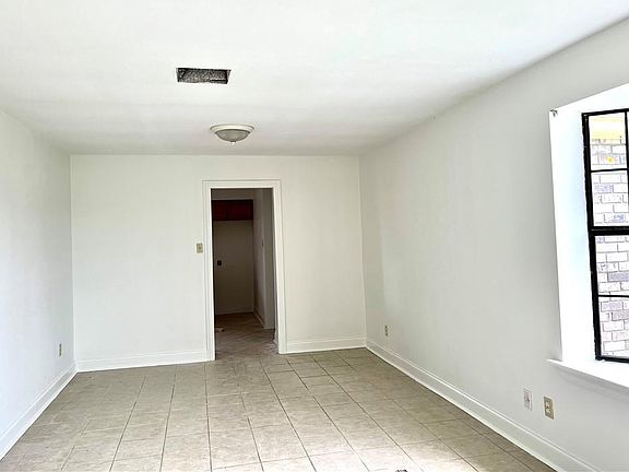 2nd image of 5779 Louis Prima Dr W