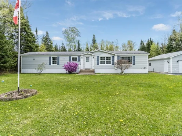 32 Prestige Dr, Lincoln, NB E3B 7G9