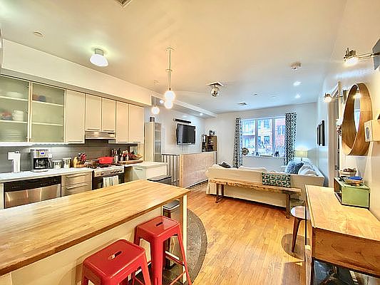 4th image of 359 15th St APT 1B