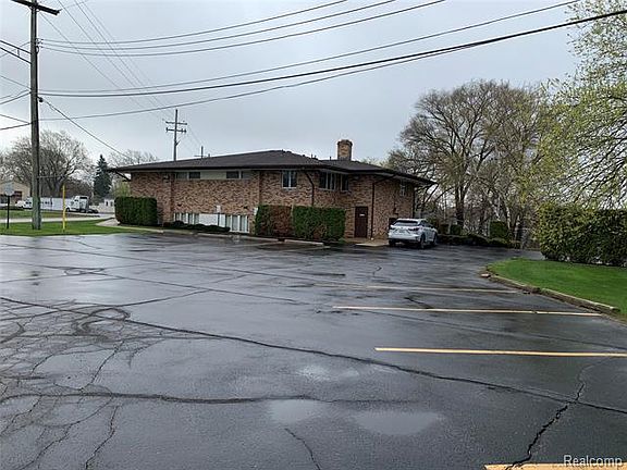 3rd image of 1033 River St