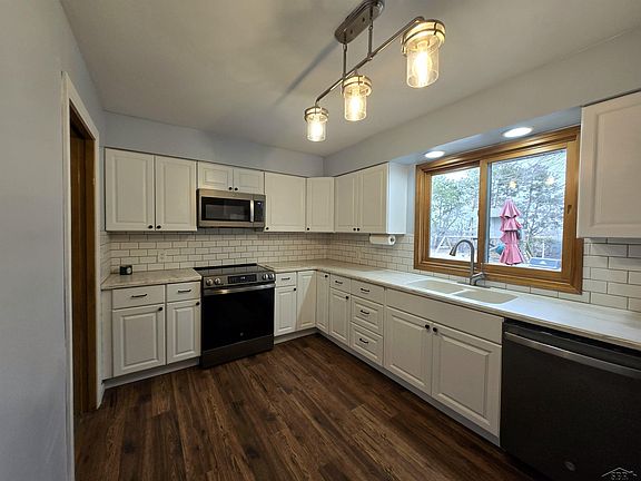 5th image of 2055 S Farley Rd