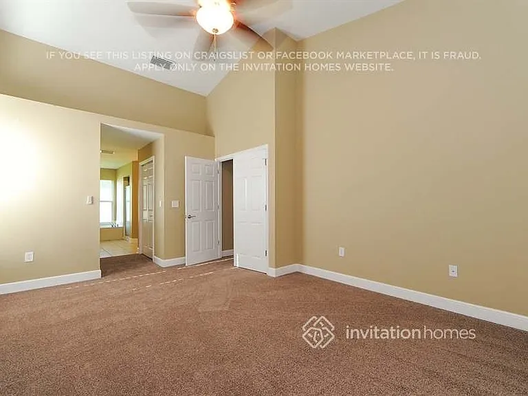 4526 Windsor Ct E — Photo 15