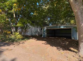 709 Park St, Ishpeming, MI 49849