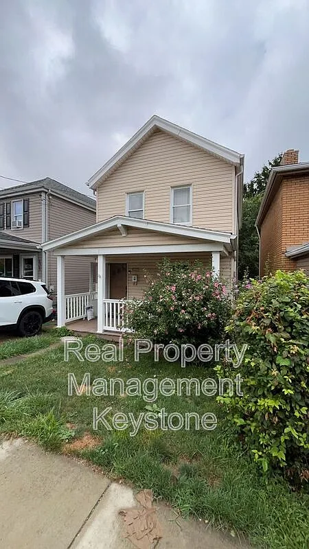 3 bed, 2.0 bath, 1184 sqft, $1,700 — Photo 2