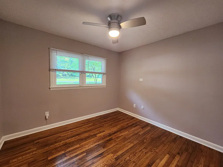 464 Ruth St — Photo 17