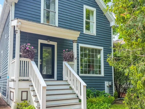 882 Willow Rd, Winnetka, IL 60093