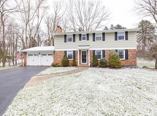 16 Chelsea Way, Fairport, NY 14450