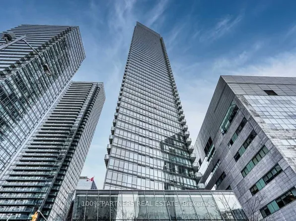 832 Bay St, Toronto, ON