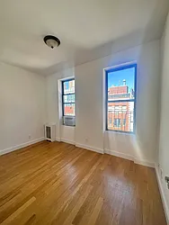 Rented by Urban Real Estate Property Group Inc
