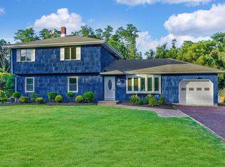 166 Smithburg Rd, Manalapan, NJ 07726